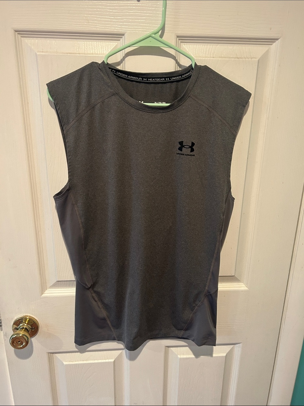 Under Armour Women's Sleeveless HeatGear Muscle Tee - Charcoal